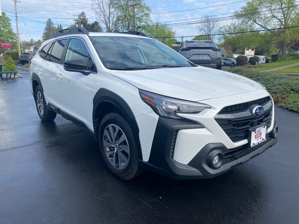 Used 2025 Subaru Outback Premium SUV