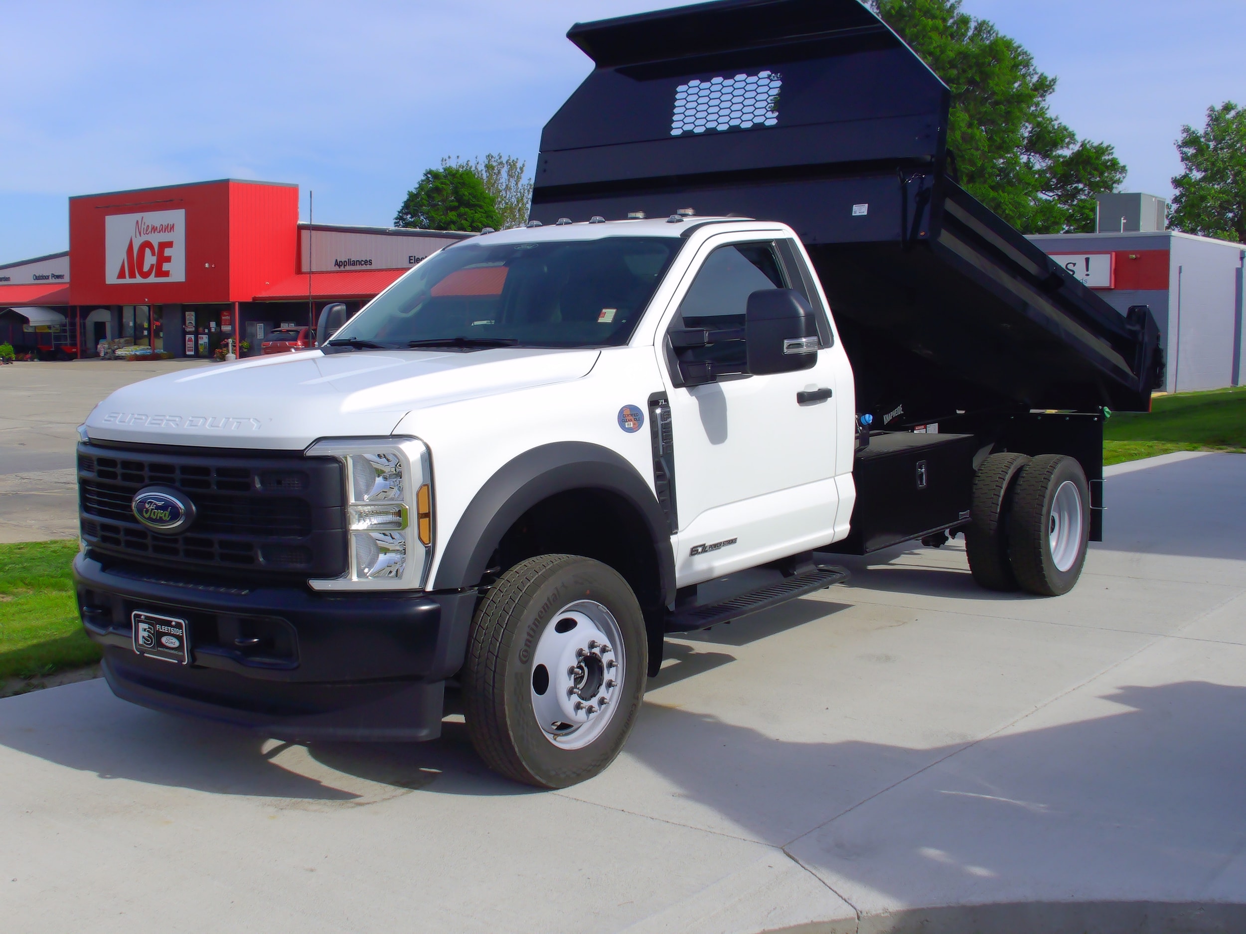 2025 Ford F-550 Super Duty Chassis Cab XL
