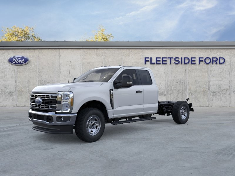 2025 Ford F-350 Super Duty Chassis Cab