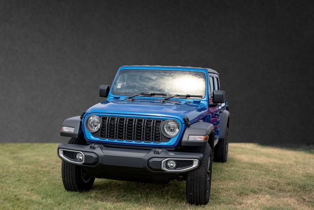 New 2026 Jeep Gladiator SPORT 4X4 Pickup