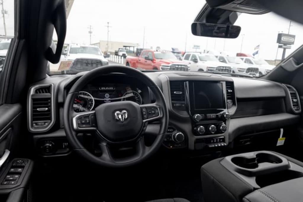 New 2026 Ram 1500 WARLOCK CREW CAB 4X4 5'7 BOX Pickup