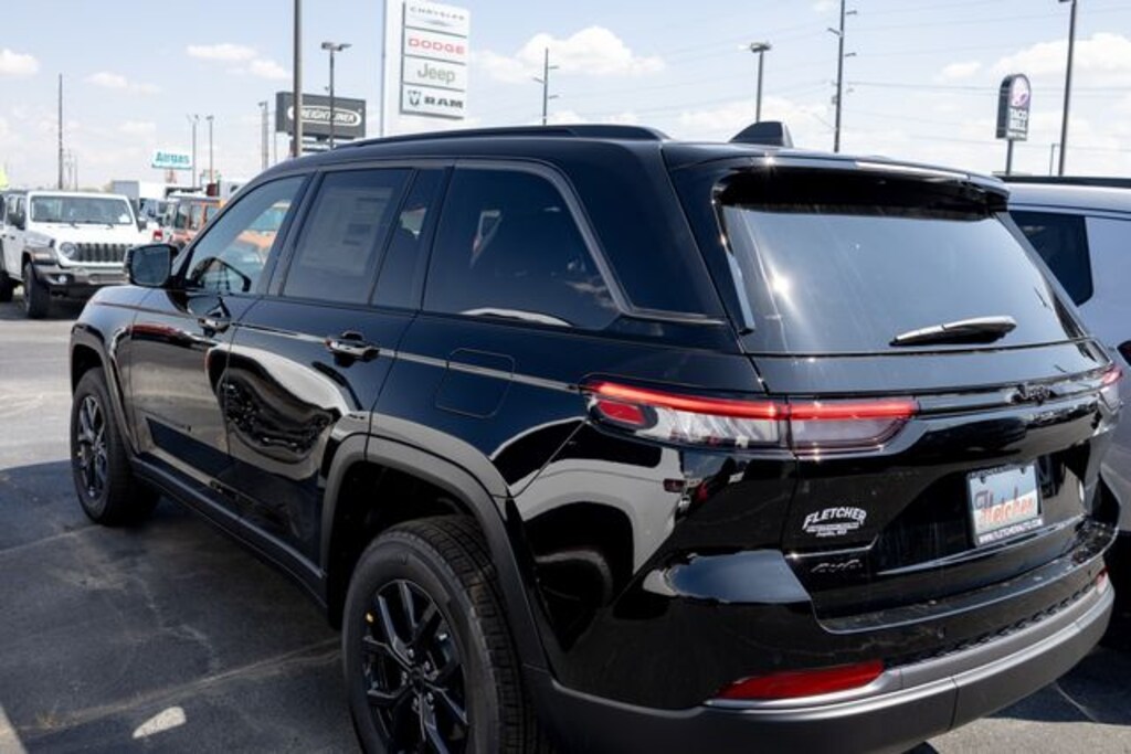 New 2027 Jeep Grand Cherokee Laredo Altitude Sport Utility