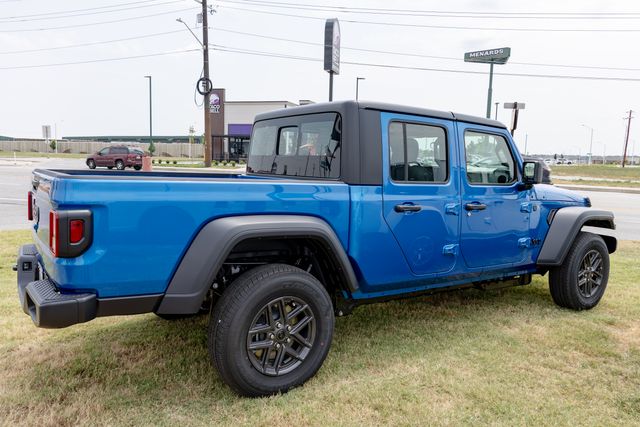 New 2026 Jeep Gladiator SPORT 4X4 Pickup