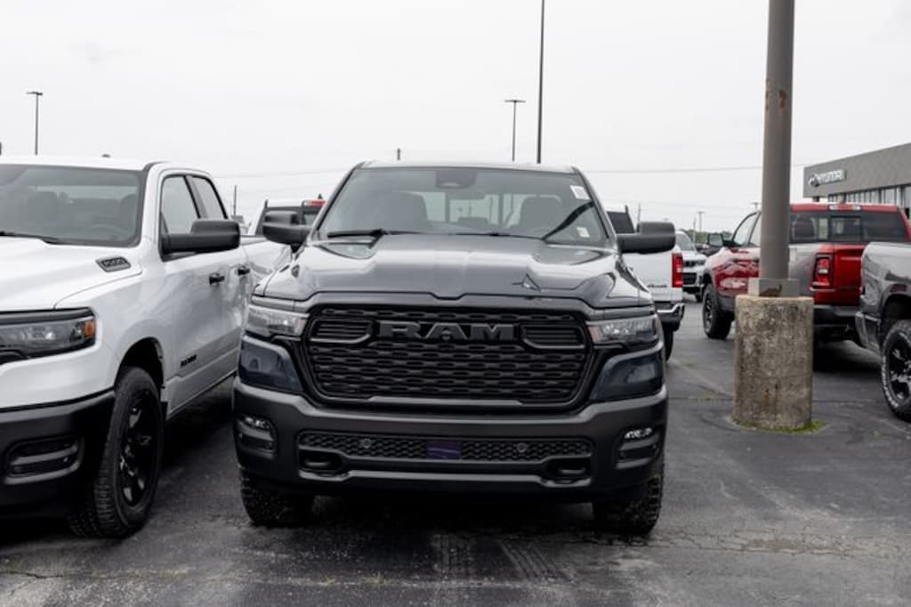 New 2026 Ram 1500 WARLOCK CREW CAB 4X4 5'7 BOX Pickup
