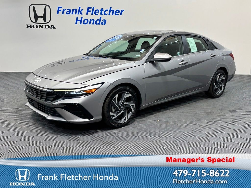 Used 2025 Hyundai Elantra SEL Convenience Sedan