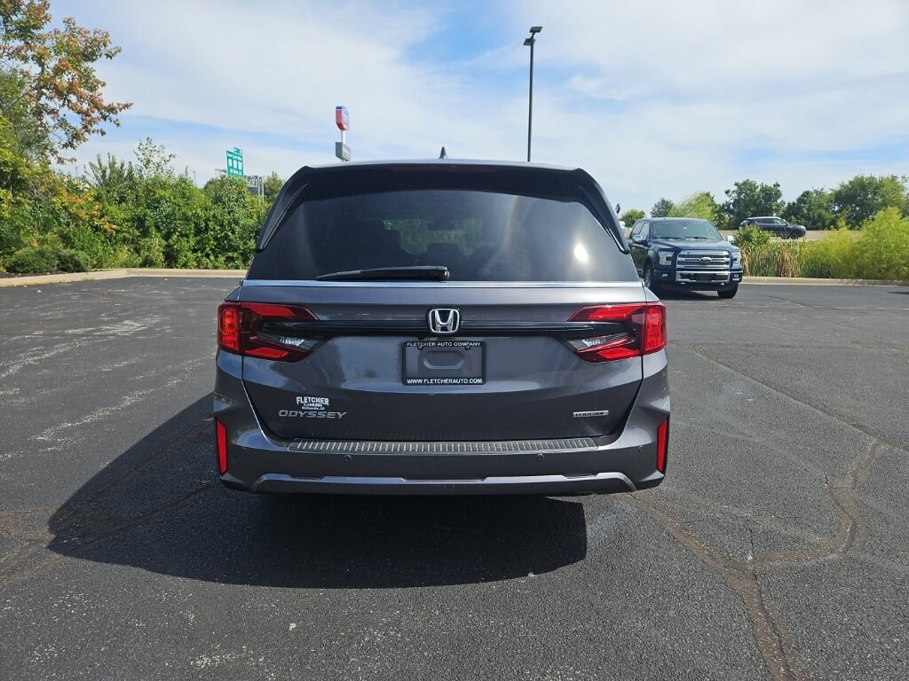 Used 2025 Honda Odyssey Touring Minivan/Van
