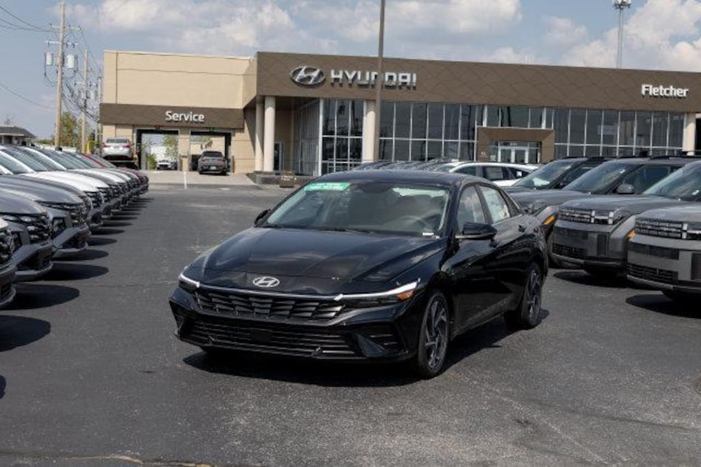 New 2026 Hyundai Elantra Limited Sedan
