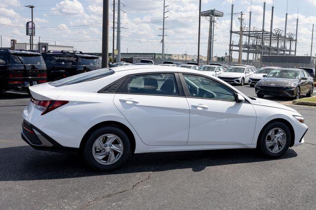 New 2026 Hyundai Elantra SE Sedan