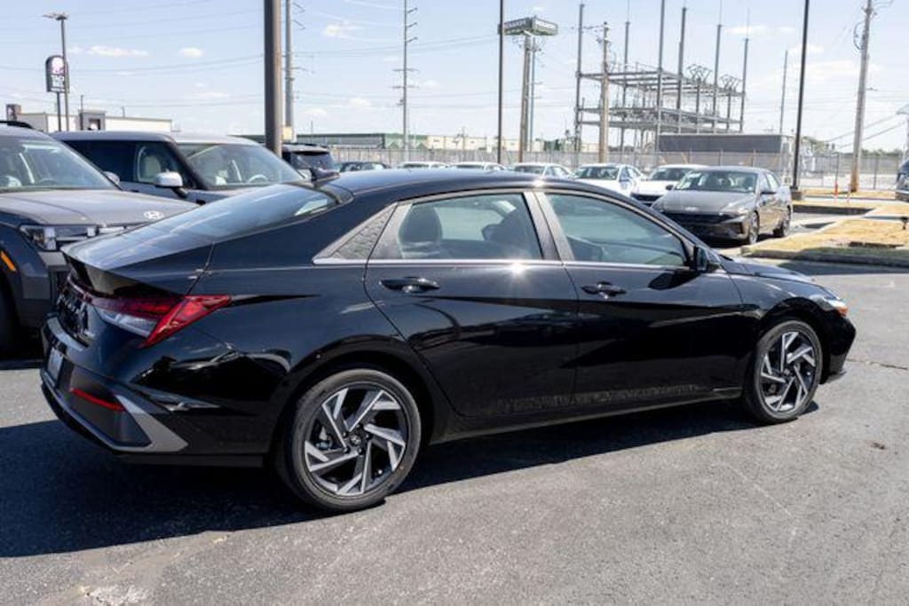 New 2026 Hyundai Elantra Limited Sedan