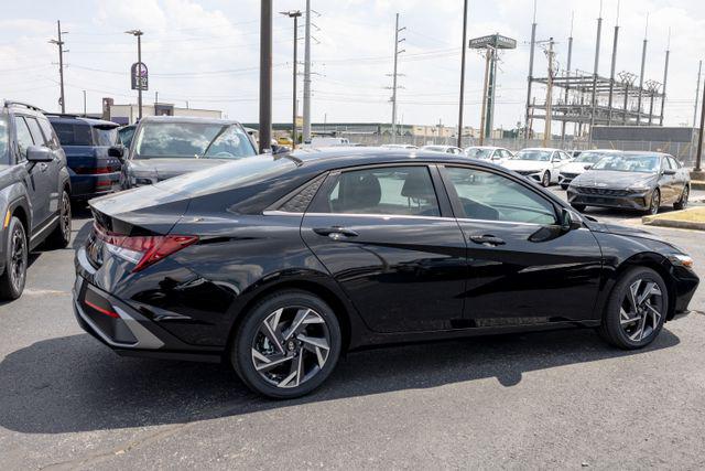 New 2026 Hyundai Elantra Hybrid Limited Sedan