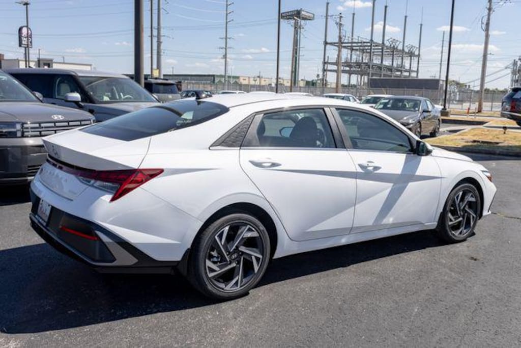 New 2026 Hyundai Elantra Limited Sedan