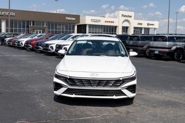 New 2026 Hyundai Elantra SE Sedan