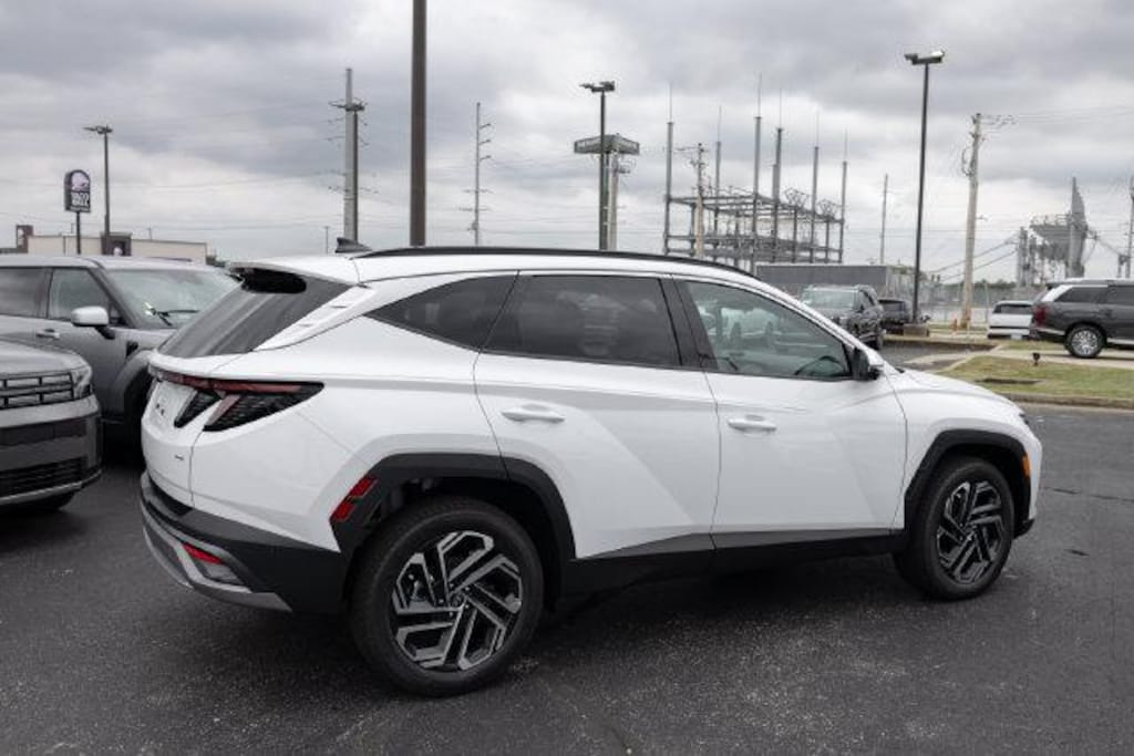 New 2026 Hyundai Tucson Limited AWD SUV