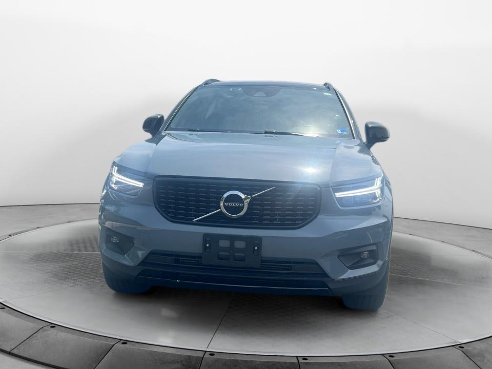 Used 2021 Volvo XC40 R-Design SUV
