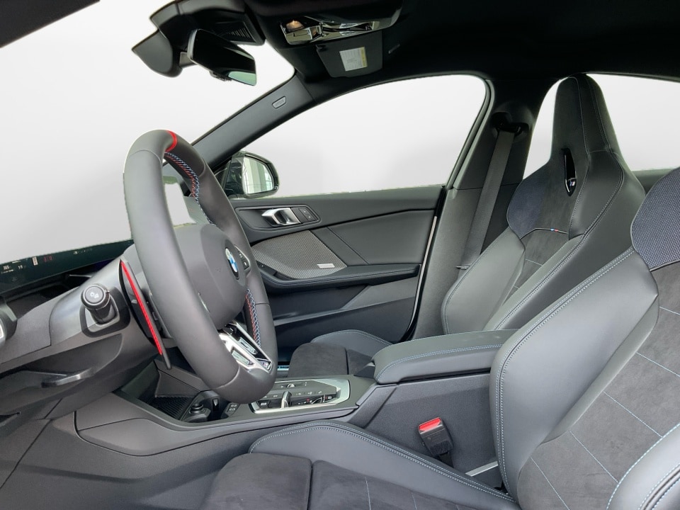 2026 BMW 2 Series M235 - Photo 9