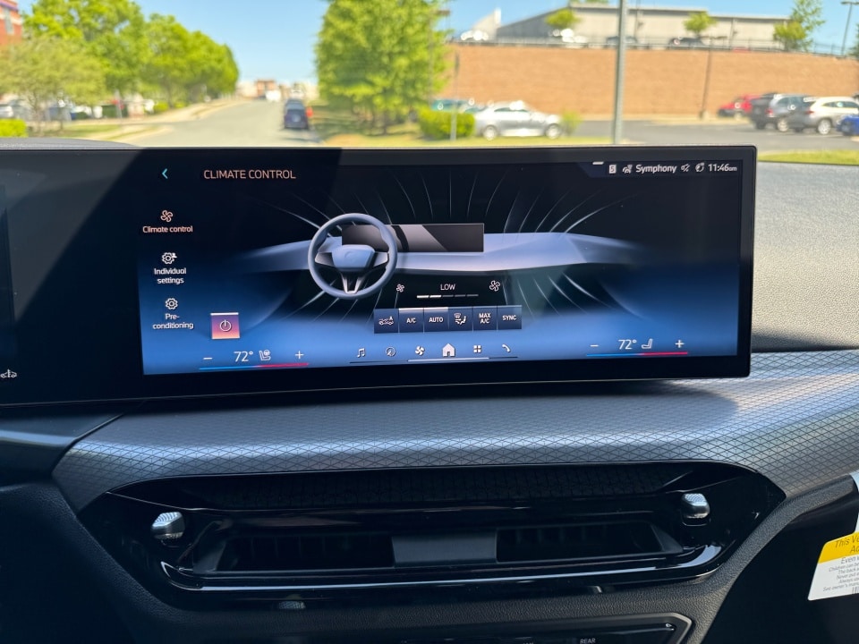 2026 BMW 3 Series 330i - Photo 18