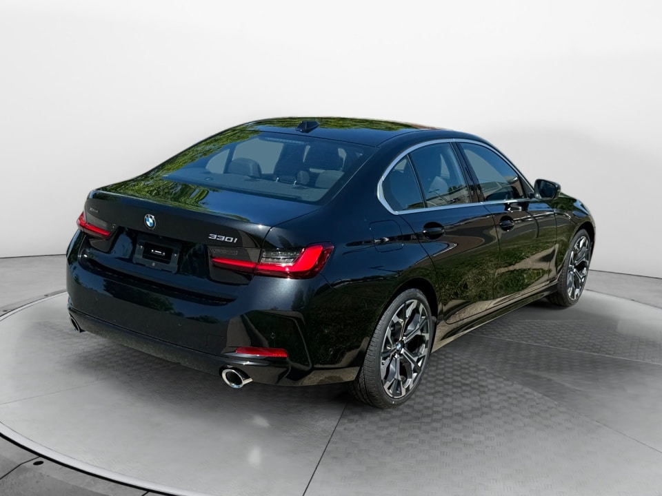 2026 BMW 3 Series 330i - Photo 7