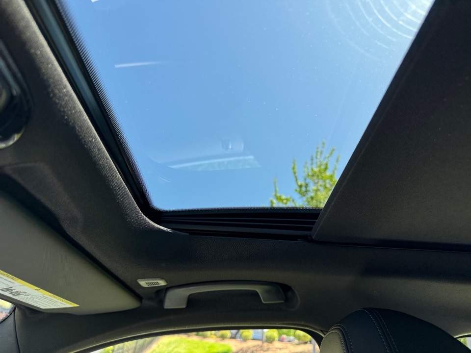 2026 BMW 3 Series 330i - Photo 21