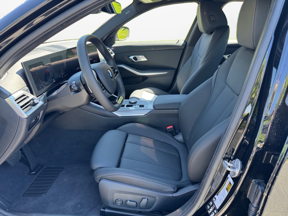 2026 BMW 3 Series 330i - Photo 9