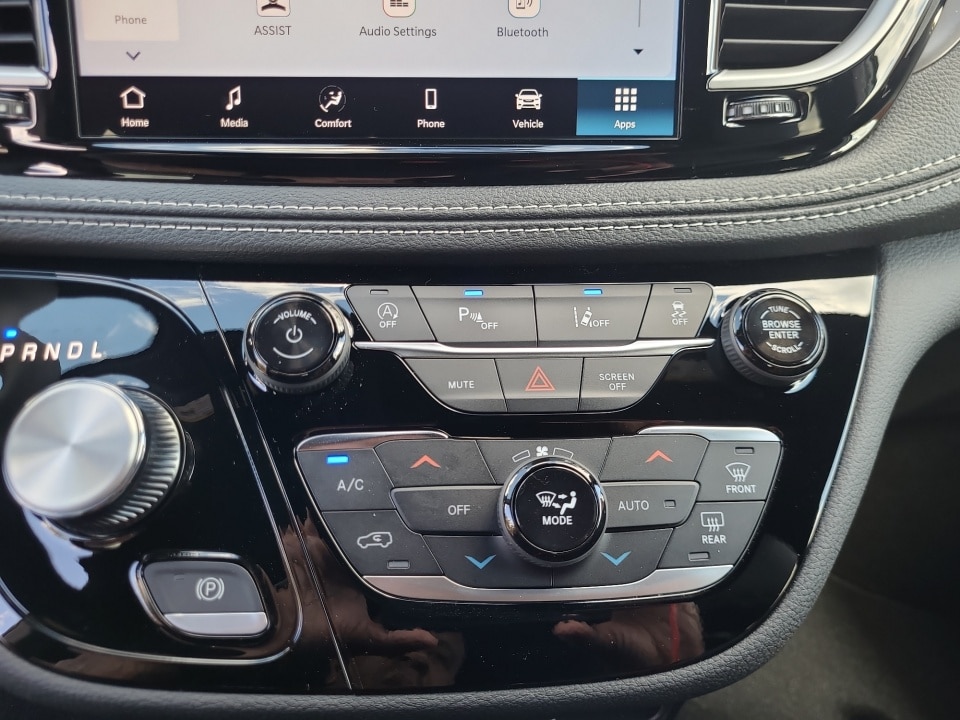 2026 Chrysler Pacifica Select - Photo 16