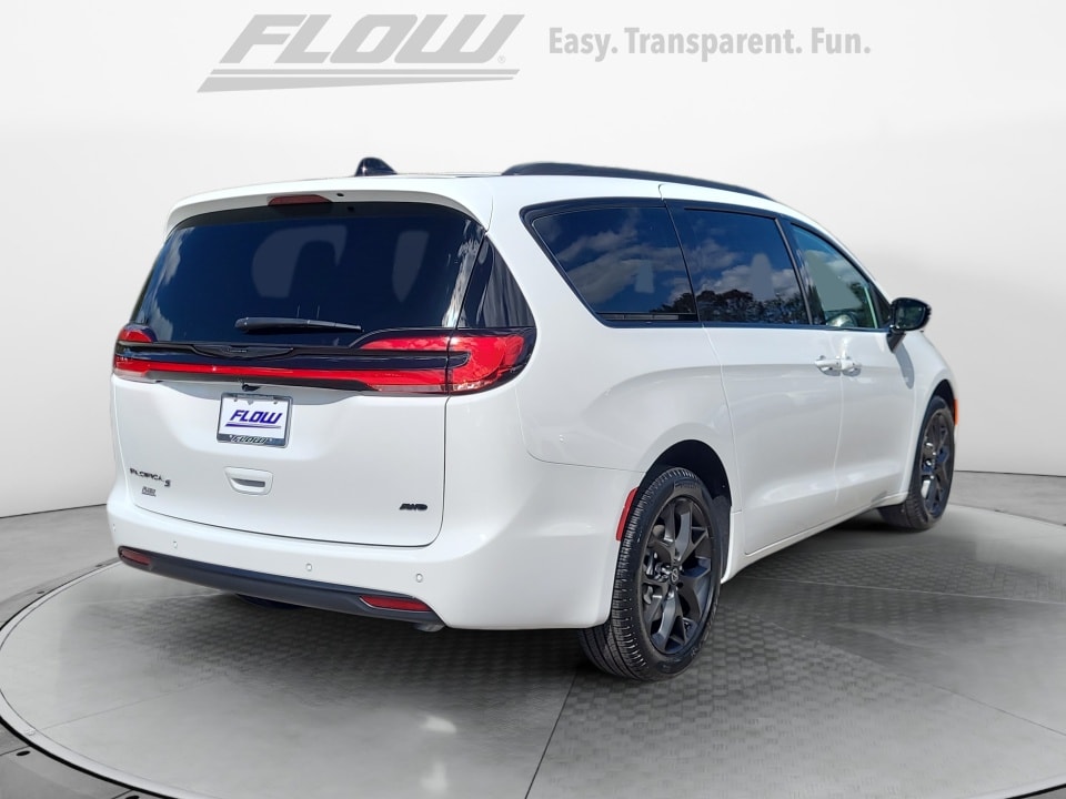2026 Chrysler Pacifica Select - Photo 6