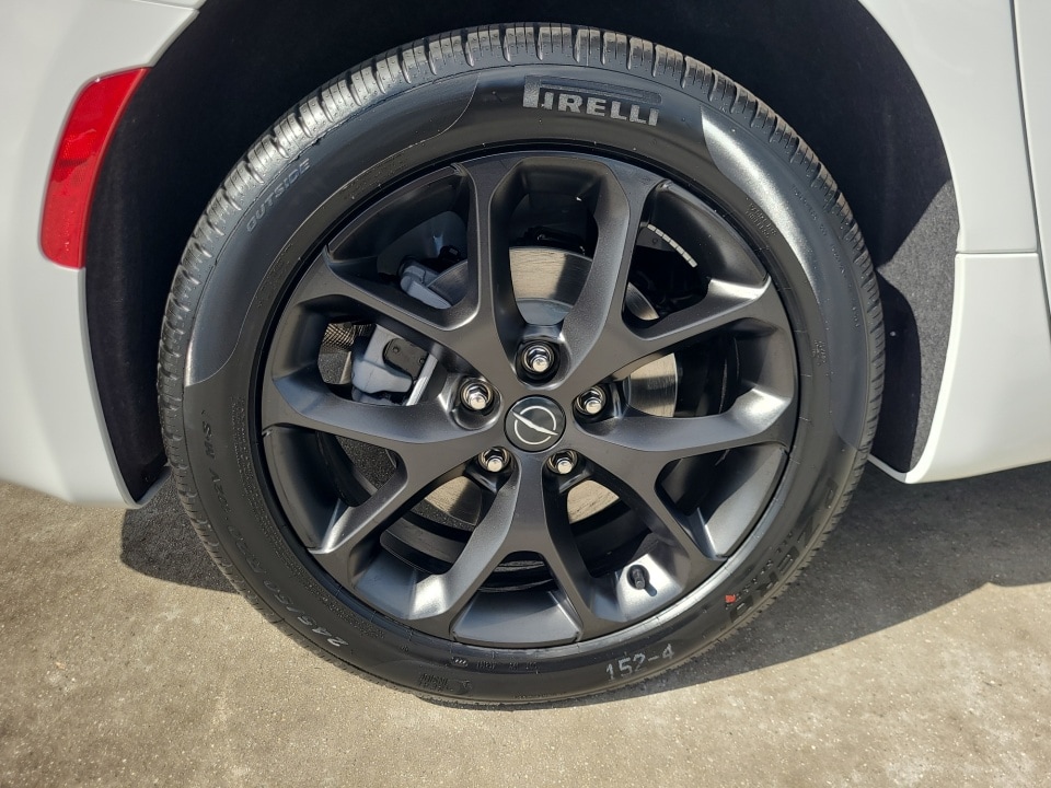 2026 Chrysler Pacifica Select - Photo 21