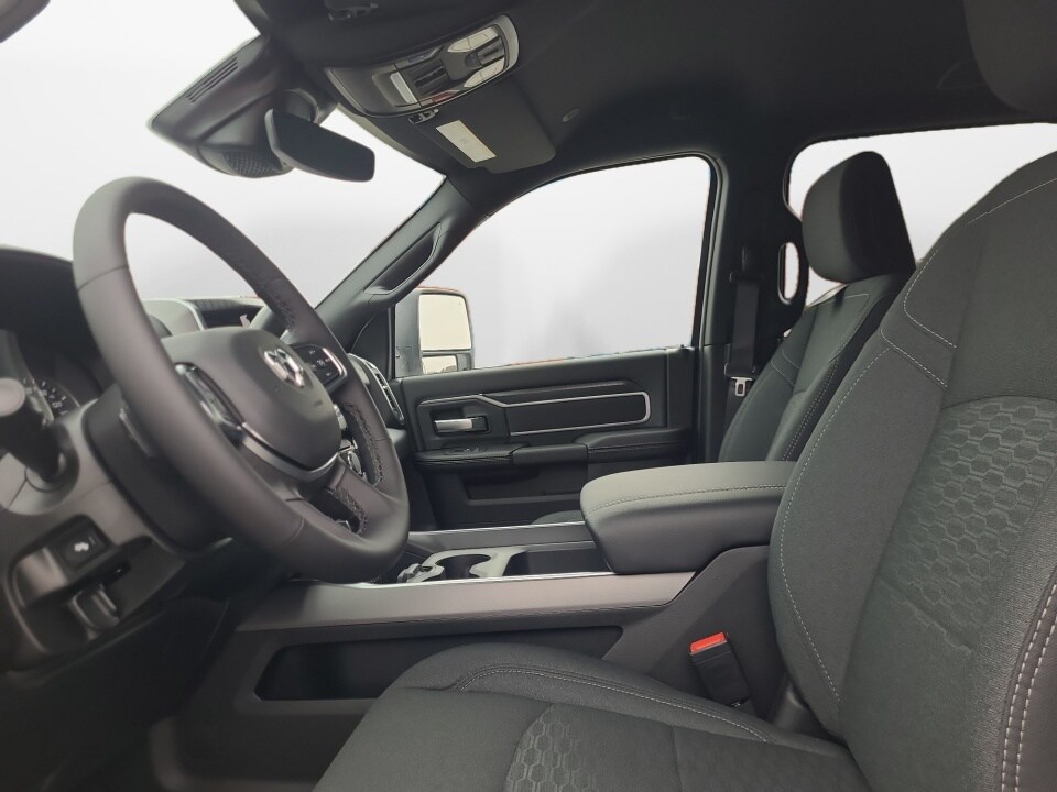 2026 RAM 2500 Big Horn - Photo 9