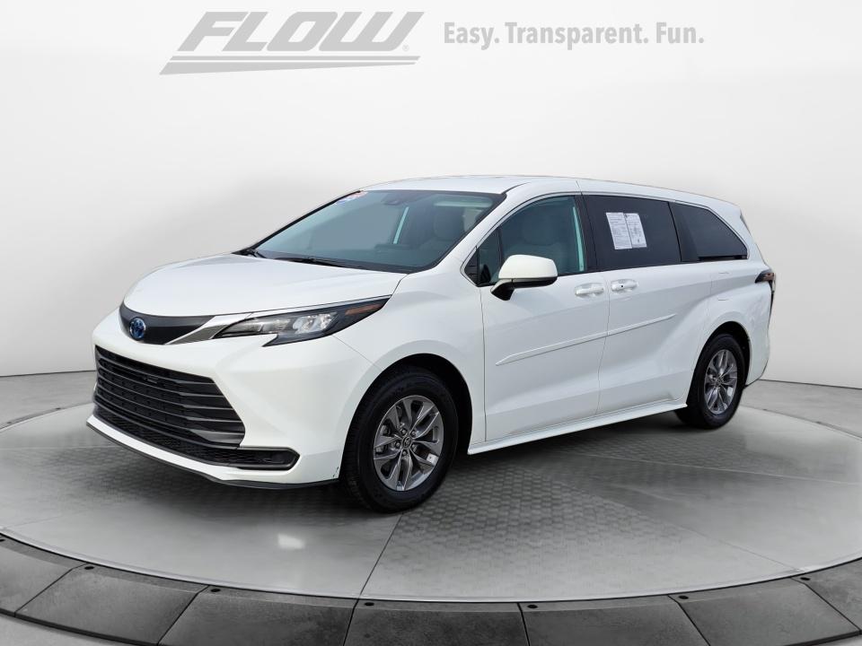 Used 2025 Toyota Sienna LE Minivan