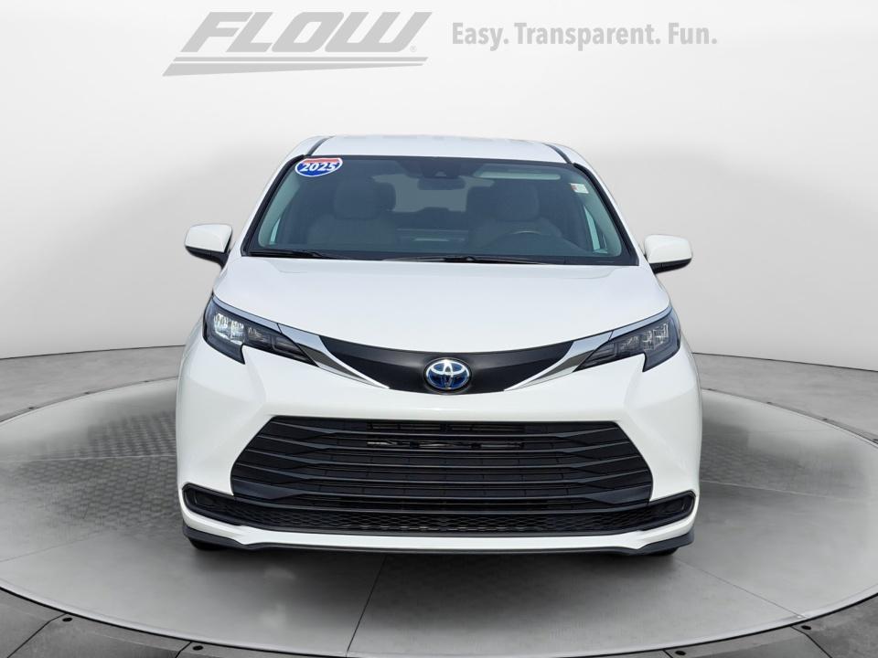 Used 2025 Toyota Sienna LE Minivan
