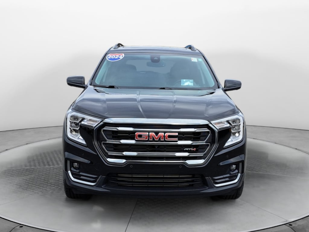 Used 2024 GMC Terrain AT4 SUV