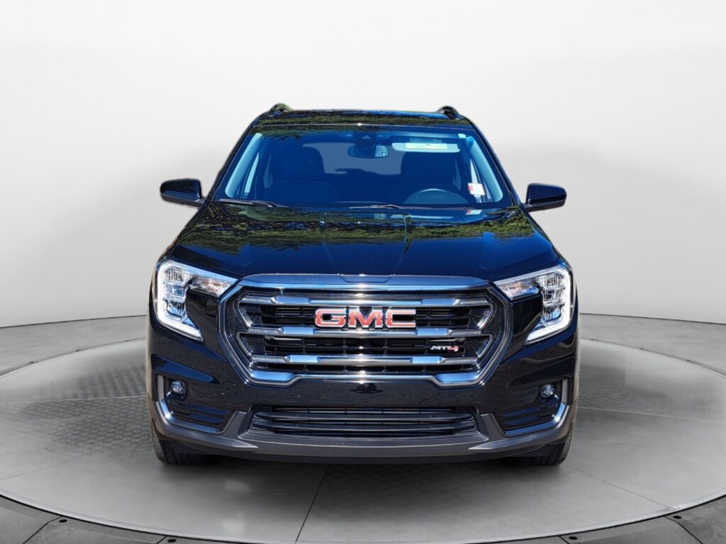 Used 2024 GMC Terrain AT4 SUV