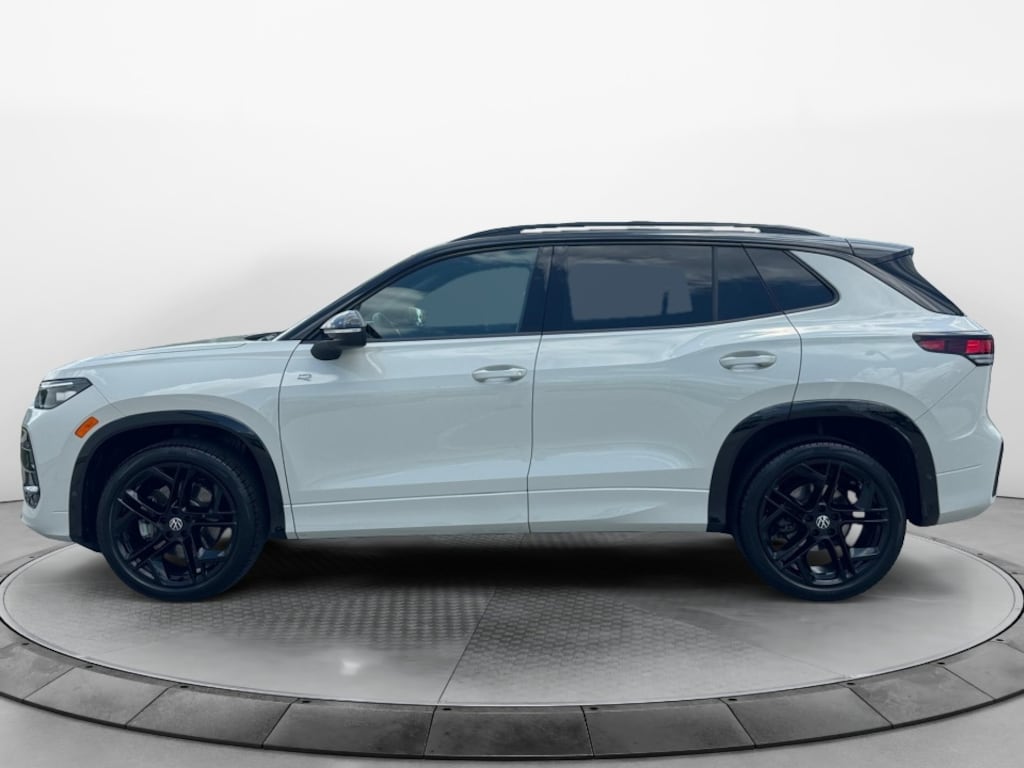 Used 2025 Volkswagen Tiguan SE R-Line Black SUV
