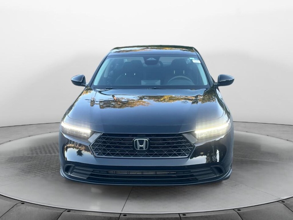 Certified 2025 Honda Accord Sedán LX Sedan