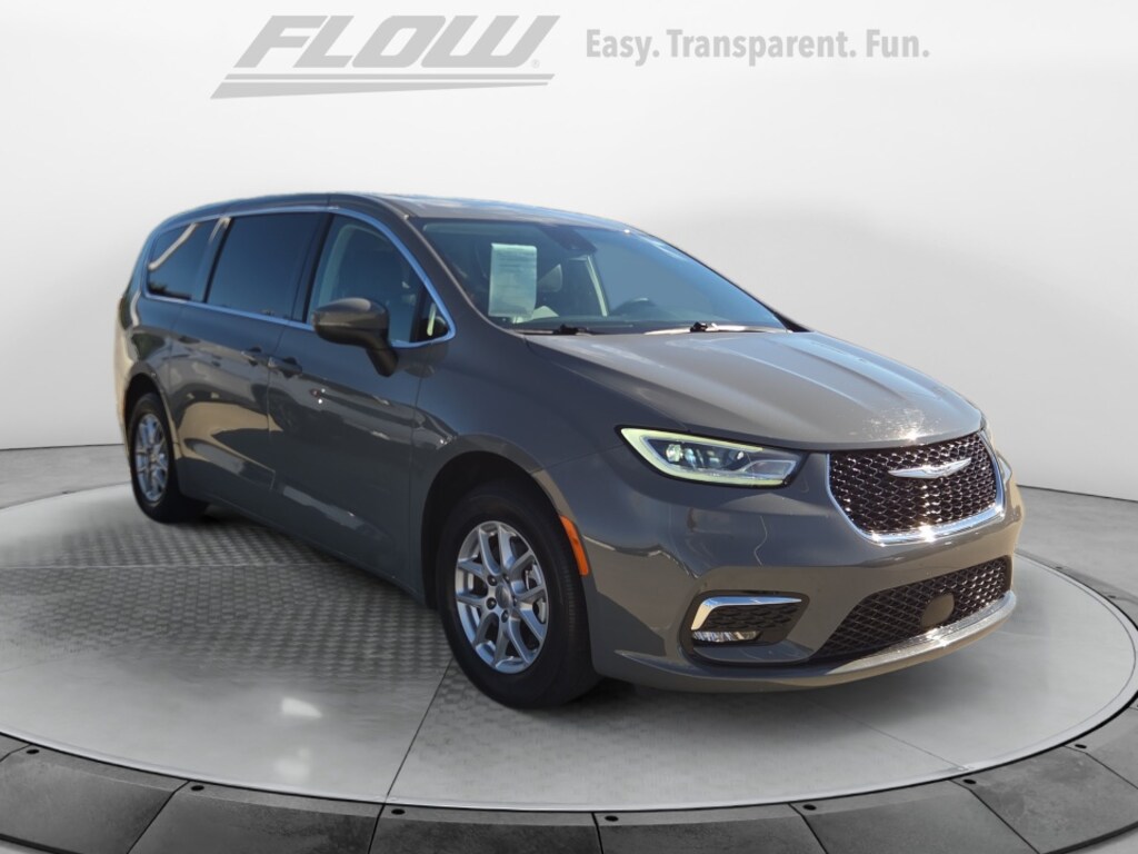Used 2023 Chrysler Pacifica Touring L Van Passenger Van