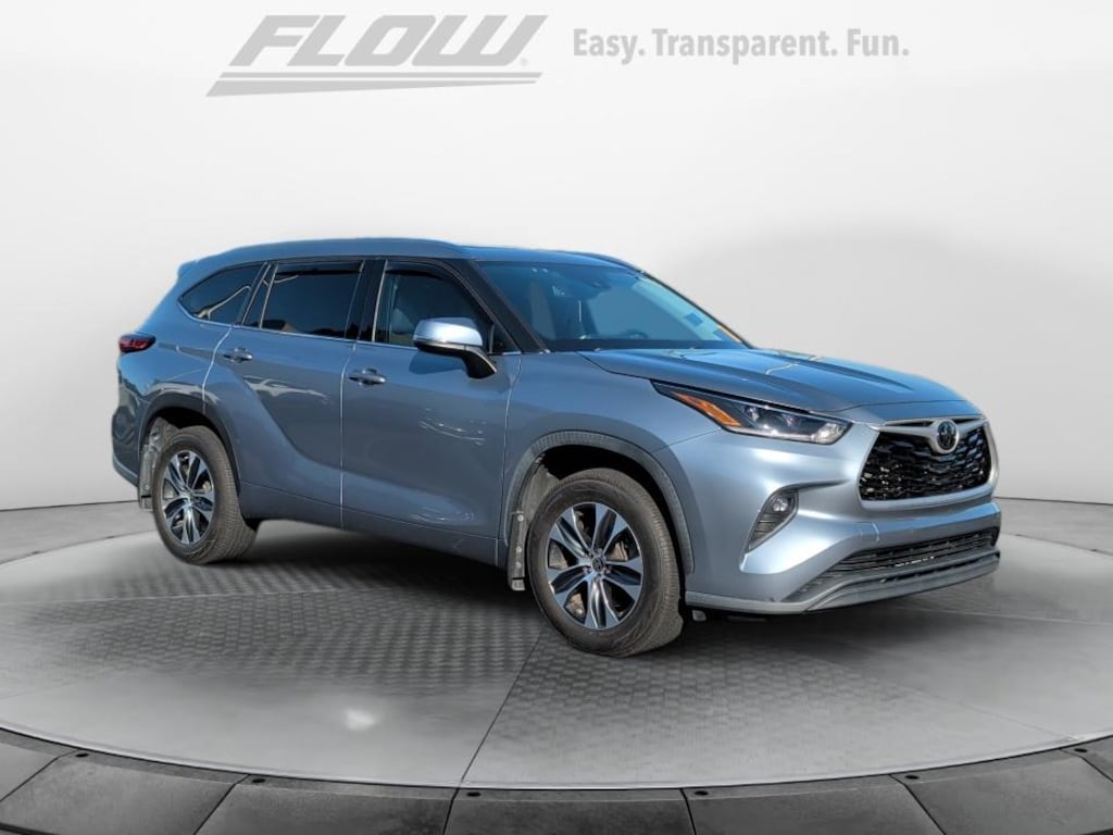Used 2021 Toyota Highlander XLE SUV