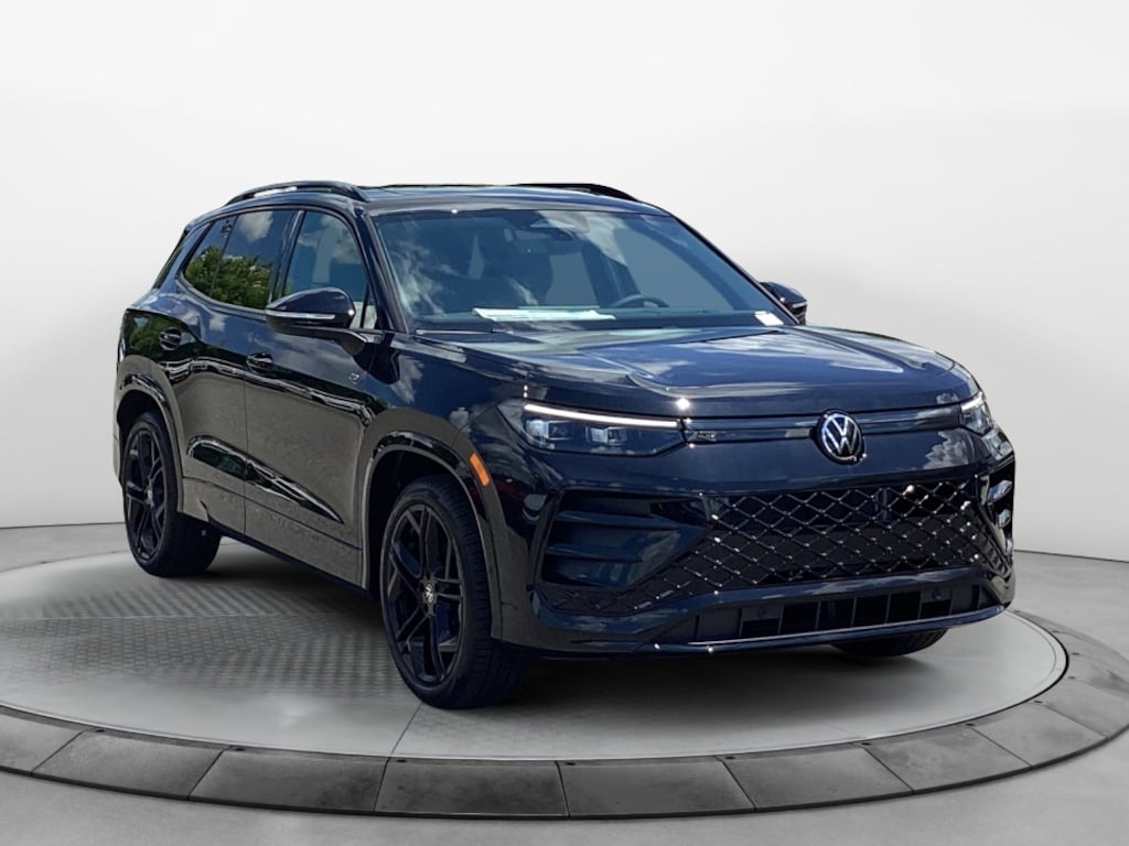New 2026 Volkswagen Tiguan SE R-Line Black SUV