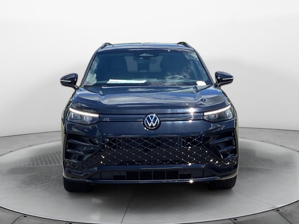 New 2026 Volkswagen Tiguan SE R-Line Black SUV