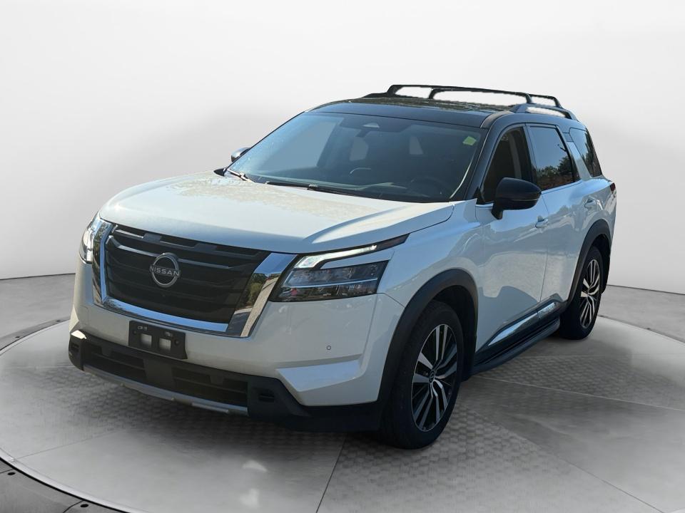 Used 2024 Nissan Pathfinder Platinum SUV