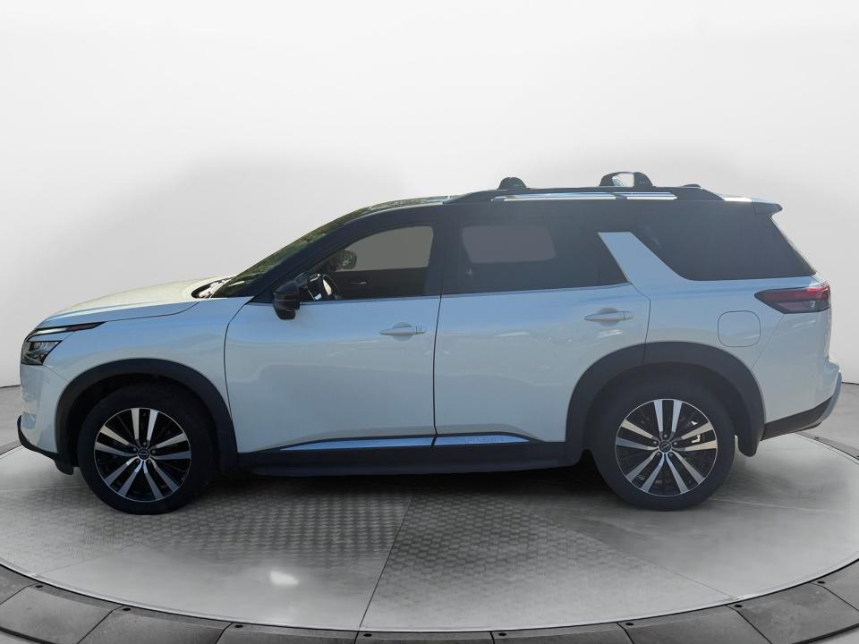 Used 2024 Nissan Pathfinder Platinum SUV