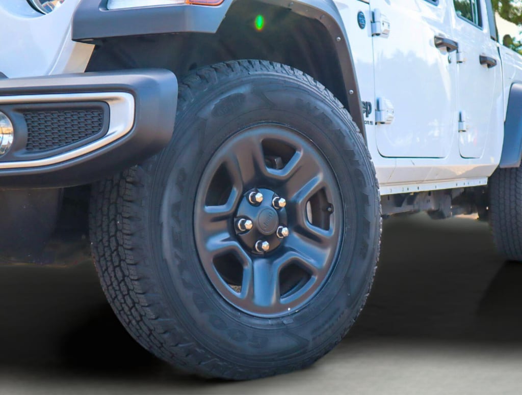 Used 2023 Jeep Gladiator Sport Truck
