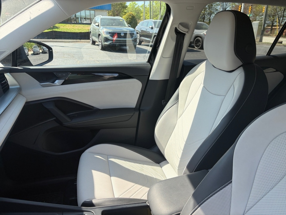 2025 Volkswagen Tiguan SE - Photo 31