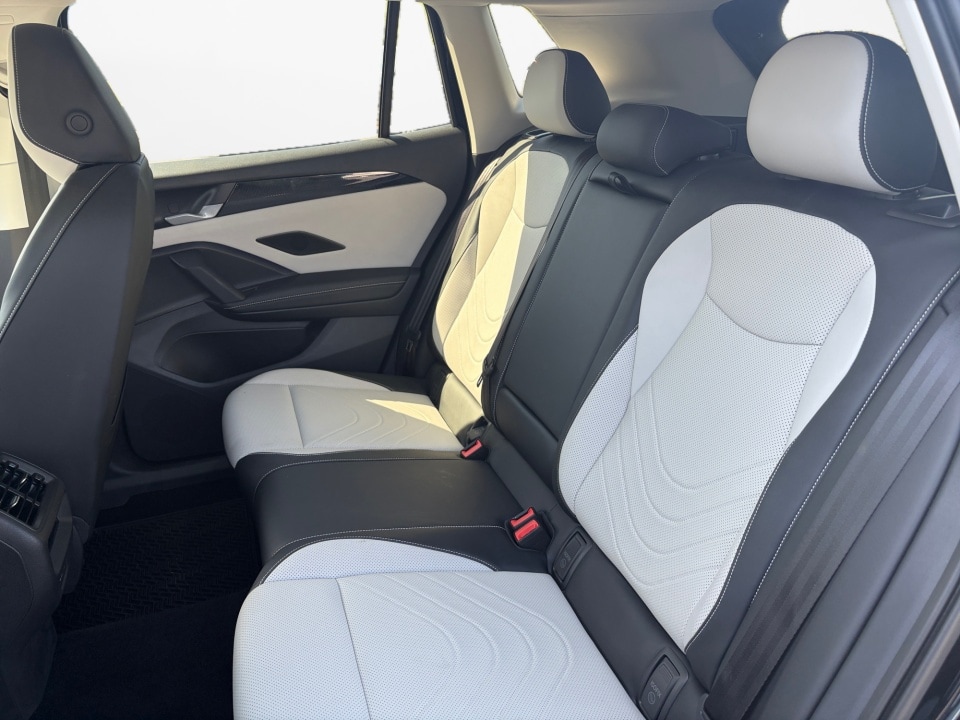 2025 Volkswagen Tiguan SE - Photo 15