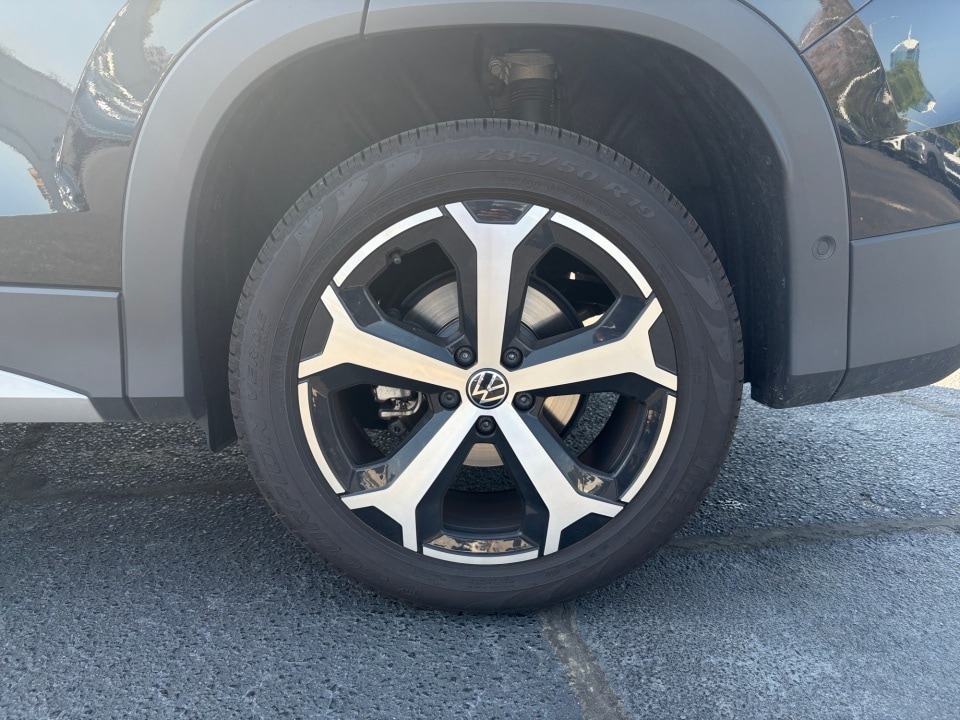 2025 Volkswagen Tiguan SE - Photo 25