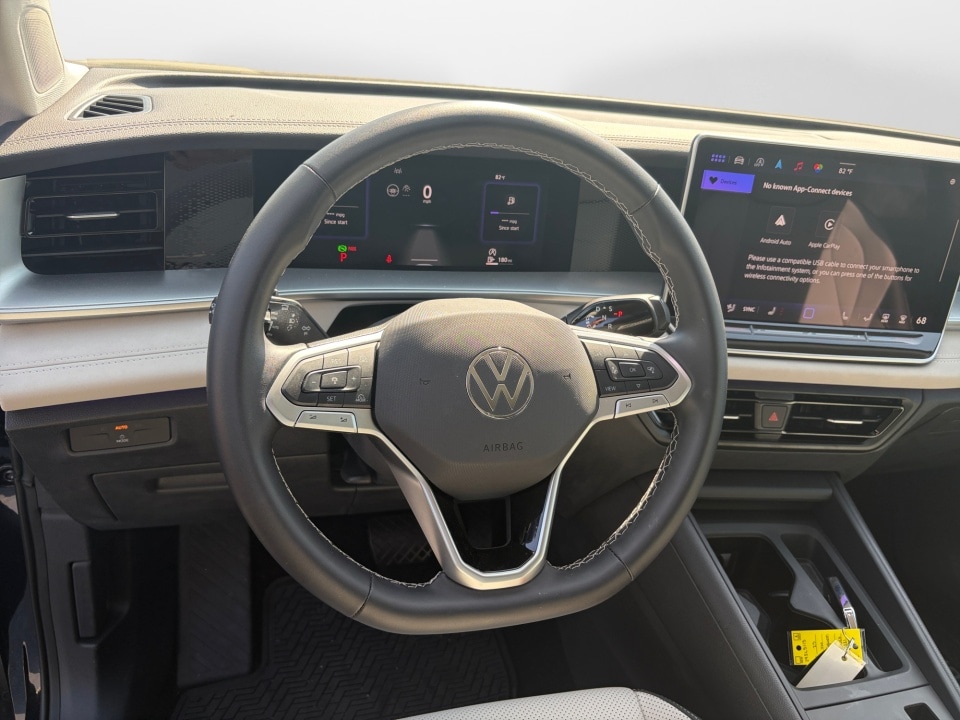 2025 Volkswagen Tiguan SE - Photo 13