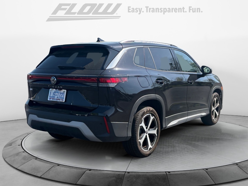 2025 Volkswagen Tiguan SE - Photo 9