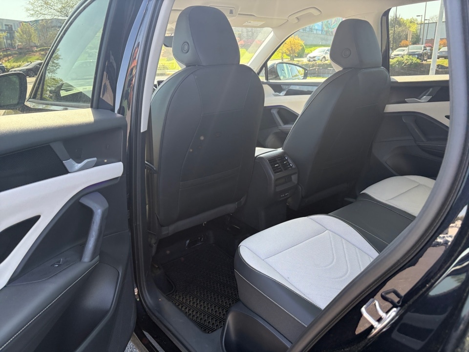 2025 Volkswagen Tiguan SE - Photo 33