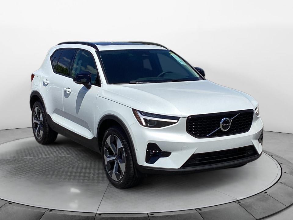 2026 Volvo XC40 Plus