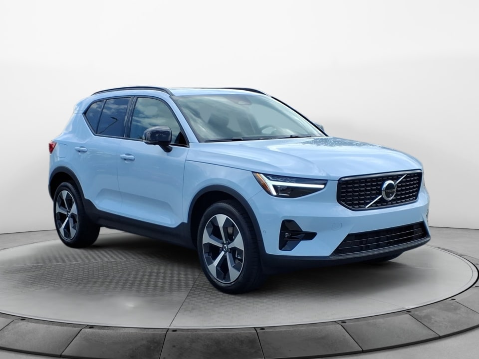 2026 Volvo XC40