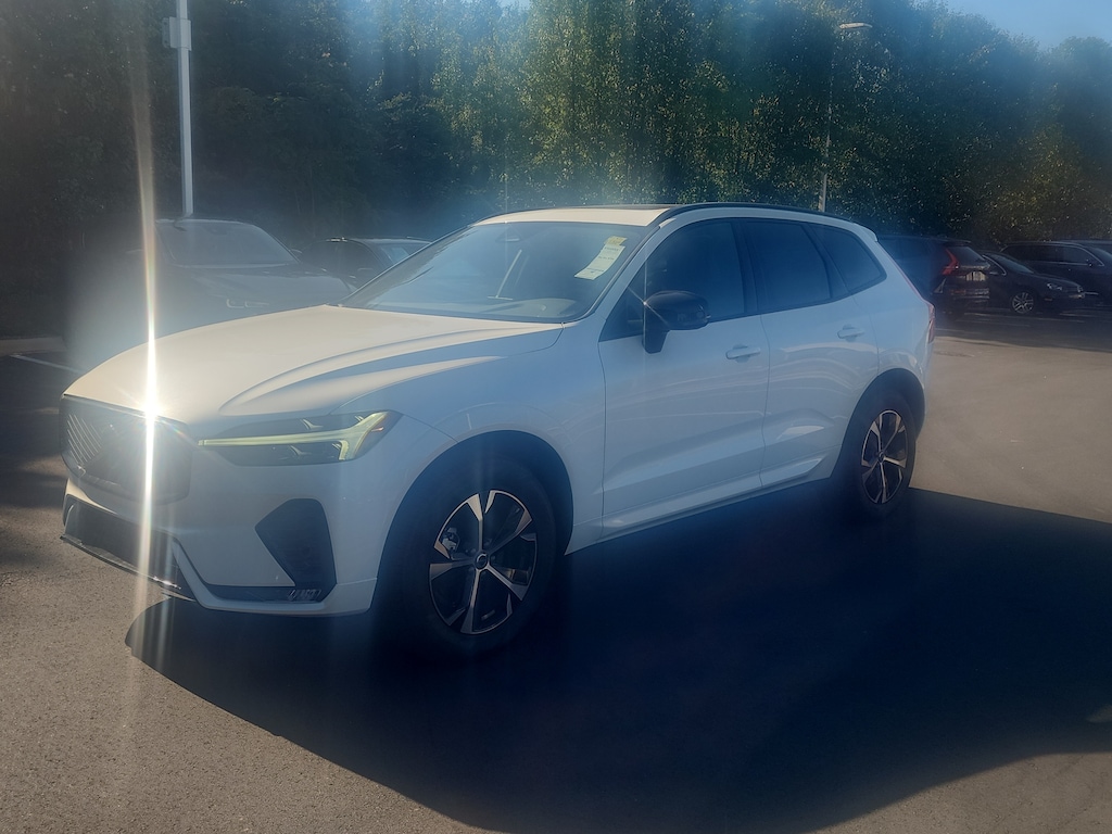 New 2026 Volvo XC60 B5 Core SUV