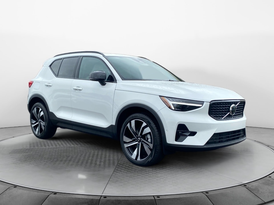 2026 Volvo XC40